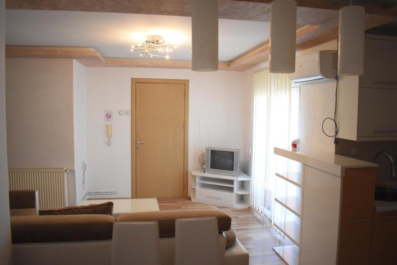 Apartments Holiday Vranje Eksteriør bilde
